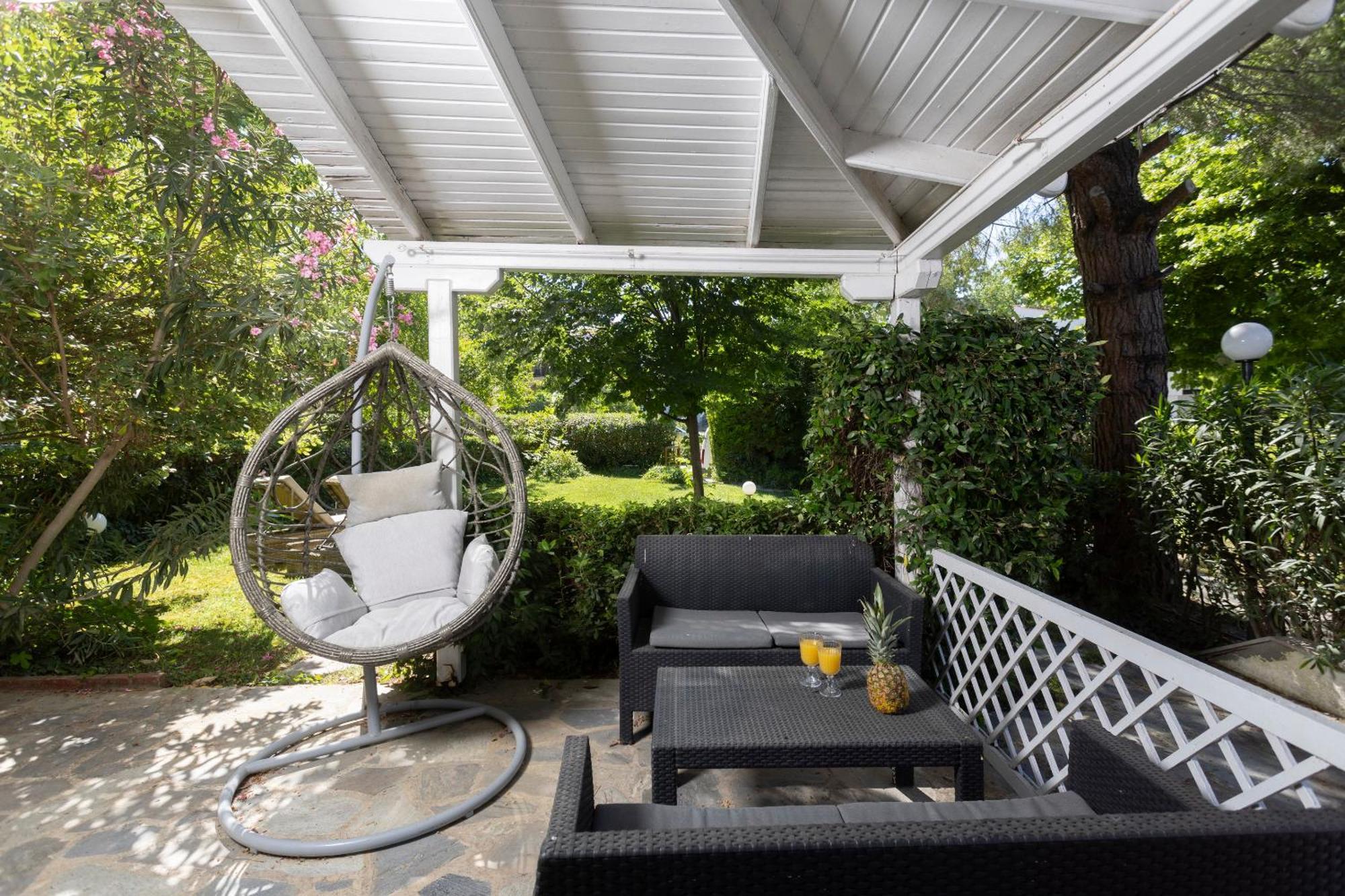 Lovely Villa 3 Min From The Beach Hanioti Bagian luar foto